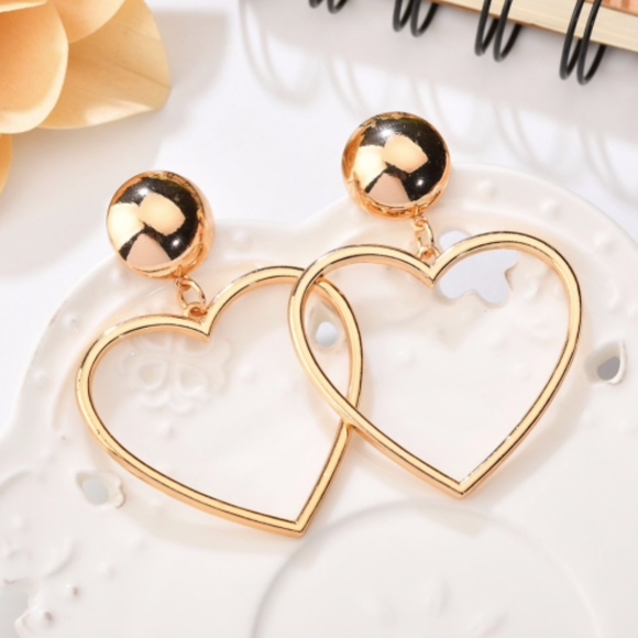 Round Dot Hollow Heart Gold Hoop Earrings - Picture 5 of 8